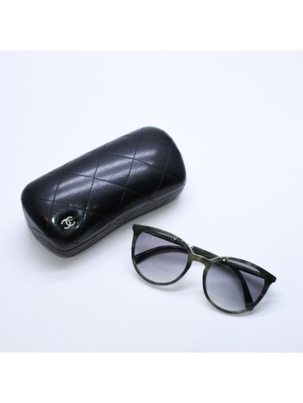 Chanel Wellington Shape Faux Pearl Sunglasses 53 19 S3 Green Marble Style